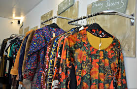 Ontdek de Stijlvolle Wereld van Tweedehands Vintage Kleding