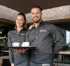 Stijlvol en Functioneel: De Rol van Horeca Bedrijfskleding in de Gastvrijheidssector